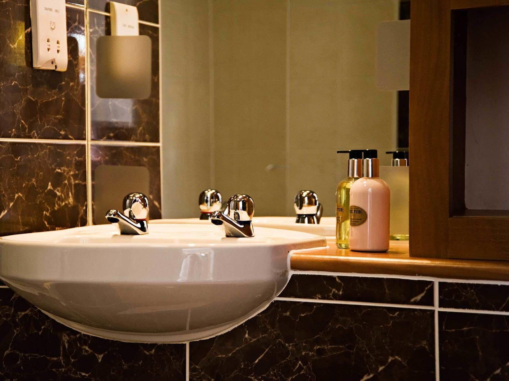 The Gailes Hotel & Spa 欧文 外观 照片